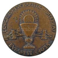 Madarassy Walter (1909-1994) 1938. "Nemzetközi Eucharisztikus Kongresszus Budapest" bronz kitűző (30mm) T:XF patina