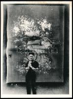 cca 1975 Sárkány István feliratozott, vintage alkotása (Erőszak), kollázs/montázs (?), ezüst zselatinos fotópapíron, 17,3x13 cm