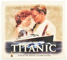 Titanic. VHS, díszkiadás, extrákkal: 7 darab a film ismert jeleneteit ábrázoló nyomat, 5 darab filmkocka a filmből. Díszdobozban.