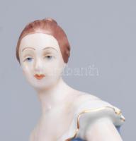 Royal Dux hölgy galambbal. Jelzett, hibátlan, m: 14 cm