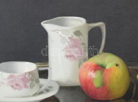 Molnár Z. János (1880-1960): Csendélet. Olaj, vászon, jelezve jobbra lent. Dekoratív fakeretben, 33,...