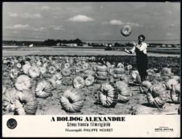 ,,Tökös csávó", 1 db vintage produkciós filmfotó (vitrinfotó, lobbyfotó) ,,A boldog Alexandre" című francia filmből, ezüst zselatinos fotópapíron, a használatból eredő (esetleges) kisebb hibákkal, 18x24 cm