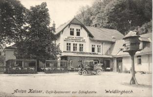 Widlingbach Restaurant with automoblie