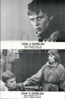 cca 1979 ,,Csak a szerelem" című bolgár film jelenetei és szereplői, 8 db produkciós filmfotó (vitrinfotó, lobbyfotó) nyomdatechnikával sokszorosítva kartonpapírra, egyoldalas nyomással, a használatból eredő (esetleges) kisebb hibákkal, 18x24 cm