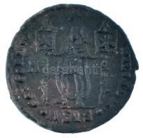 Római Birodalom / Siscia / II. Constantius 350. Follis (4,43g) T:XF
Roman Empire / Siscia / Constan...