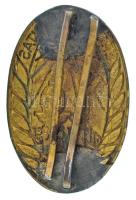 ~1970-1980. "Érdemes Vasutas" aranyozott, zománcozott kitüntető jelvény, eredeti tokban (4...