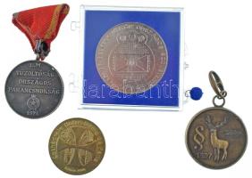 4db-os vegyes magyar és külföldi emlékérem, kitüntetés tétel, közte 1974. "Ezüstkoszorús Vállal...