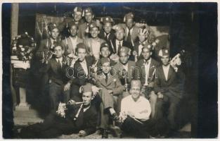 Balkán Kupa 1933. Román labdarúgó-válogatott focistái szórakozás közben / Balkan Cup. Football players of the Romanian national football team. photo (fl)