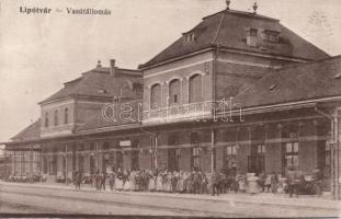 Lipótvár Railway station (cut)