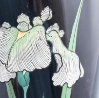 Szecessziós zománcozott réz váza. Szélesedő vázatesten zománcozott nőszirom mintával díszített. Jelz...