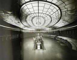 Cs. Plank Ibolya - Hajdú Virág - Ritoók Pál: Fény és forma. Light and form. Modern építészet és fotó...