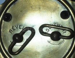 Antik rugós óraszerkezet ébresztő funkcióval, sérült zománc számlappal, kis hiánnyal, 7x7x5 cm