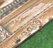 Ezüst(Ag) súlyozott gyertyatartó pár, jelzett, tartóban, m: 12 cm, bruttó: 672 g