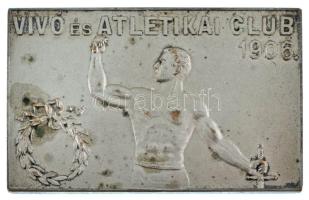 1906. &quot;Vívó és Atletikai Club (VAC) 1906.&quot; kétoldalas, ezüstözött bronz plakett eredeti &quot;Arkanzas Budapest&quot; gyártói tokban (35x55mm) T:AU,XF patina, helyenként kopott ezüstözés, viseltes tok