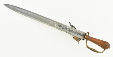 XVIII. századi francia tőr-pisztoly replika. Kovás pisztollyal kombinált tőr, h: 64 cm
