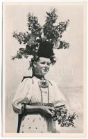 Zágor, Rode, Roden, Zagar; Mireasa din Zagar / Braut aus Rode / Menyasszony, erdélyi folklór / bride, Transylvanian folklore. Foto orig. J. Fischer 1938.