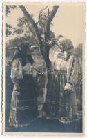 Mózesfalu, Moiseni (Szatmár); Taranci / parasztasszonyok, erdélyi folklór / Transylvanian folklore, peasant women (EK)