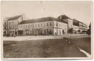 1930 Sepsiszentgyörgy, Sfantu Gheorghe; Városi szálloda és étterem, Bikfalvi István, Kozma Lajos, Martinka üzlete, automobil / hotel and restaurant, shops, automobile (lyukak / pinholes)