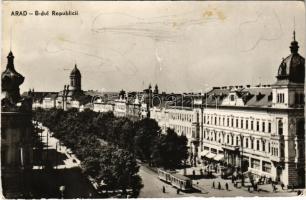 ~1969 Arad, B-dul Republicii / utca villamossal / street and tram (EK)