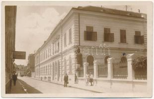 1930 Lugos, Lugoj; Internatul Notre Dame / Notre Dame internátus, bank / boarding school, bank (Rb)