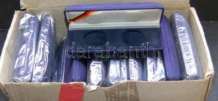 20db vadonatúj díszdoboz, eredeti csomagolásban, egyenként két férőhellyel, 38mm átmérőjű érmékhez, kék színben! Új ár töredékéért kikiáltva, alkalmi vétel!