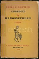 Török Sophie: Asszony a karosszékben. ALÁÍRT! Bp., 1929, Nyugat. Borítón Kozma Lajos grafikája. Kiadói papírkötés, ragasztott gerinc, viseltes állapotban.