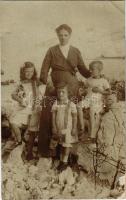 1913 Novi Vinodolski, családi kép a tengerparton / family photo on the beach (EB)