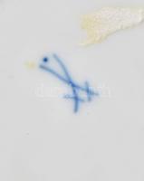 Meissen 4 darab tárgy: 2 darab tálka, jelzett: kardos jelzéssel, kopott, d: 11 cm + 2 darab sérült c...