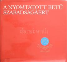 Végh Oszkár - L. Vincze Judit - Tamáska Péter: A nyomtatott betű szabadságáért. A Nyomda-, a Papíripar, a Sajtó és a Könyvkiadás Dolgozói Szakszervezetének története, 1862-1987. (DEDIKÁLT). Bp., 1987, A Nyomda-, a Papíripar és a Sajtó Dolgozóinak Szakszervezete. Kiadói műbőr-kötés, kissé sérült kiadói papír védőborítóban. Megjelent 5000 példányban. A könyv egyik szerzője, Tamáska Péter által DEDIKÁLT példány.