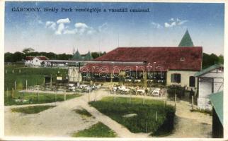 Gárdony Sirály park vendéglője a vasútállomással