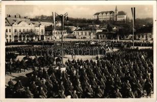 1938 Léva, Levice; bevonulás, tábori mise a Kossuth téren, Országzászló. Foto Hajdu / entry of the Hungarian troops, field mass, Hungarian flag (ragasztónyom / gluemark)