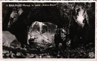 Nagybánya, Baia Mare; Munca in mina Valea Rosie / Veresvizi aranybánya, belső bányászokkal munka közben / gold mine, interior with miners