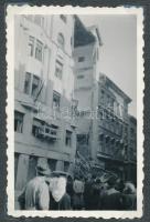 1956 Fotósorozat 13 db fotóval a forradalom napjaiból Budapestről, Vörös csillag leszedése Kálvin té...