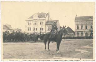 Kézdivásárhely, Targu Secuiesc; bevonulás / entry of the Hungarian troops. Lénárd fényképész photo (EK)