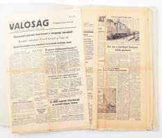 1956 17 db különböző újság a forradalom napjaiból, Népakarat, Igazság, Népszava, Új Ember, stb nagyrészt jó állapotban
