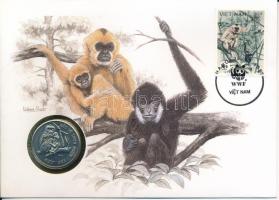 Vietnám 1990. 10D Cu-Ni Gibbon emlékérme felbélyegzett érmés borítékban, alkalmi bélyegzéssel T:UNC  Vietnam 1990. 10 Dong Cu-Ni Gibbon commemorative coin in coin envelope with stamp, and cancellation C:UNC