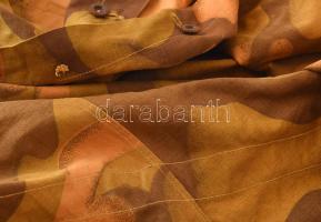 Katonai köpenyként is használható sátorponyva, korának megfelelő, megkímélt állapotban