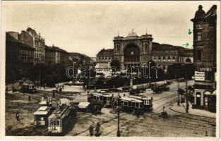 Budapest VII. Keleti pályaudvar, vasútállomás, Baross szobor, villamosok, üzletek, drogéria. Photo Erdélyi (fl)