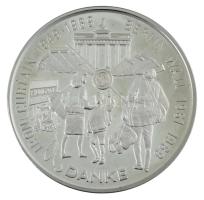 Bognár György (1944-) 1999. "A Vasfüggöny lebontásának 10. évfordulójára" jelzett Ag emlék...