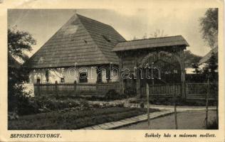 Sepsiszentgyörgy Székely house next to the museum (EB)