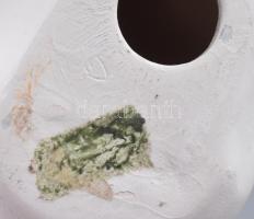 Ábrándozó hölgy. Jelzés nélkül, kopással, m: 20,5 cm