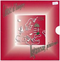 1994. 10f-200Ft (11xklf) Magyarország pénzérméi forgalmi sor dísztokban, benne 1994. 200Ft Ag Deák. A belső tokon a ragasztás kissé elengedett. T:BU Adamo FO27.3