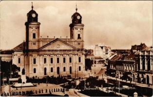 Debrecen, Református nagytemplom, villamos, üzletek (EK)