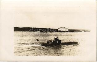 S.M. U-V osztrák-magyar tengeralattjáró / K.u.k. Kriegsmarine Unterseeboot V / Austro-Hungarian Navy submarine "U 5". Roten Kreuz Pola 1916.