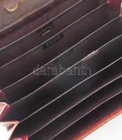 cca 1920 Nagy méretű régi bankjegy tárca. Bőr, réz veretekkel. Belül számfeliratokkal. sérült, kissé...