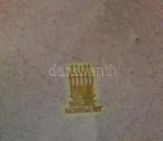 Zsolnay kisplasztika - Vaddisznóvadászat, névjegykártyatartó. Formába öntött finomfajansz, zöld és d...