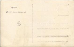 S.M. U-XVI osztrák-magyar tengeralattjáró lehorgonyozva az SMS Monarch mellé / K.u.k. Kriegsmarine U...