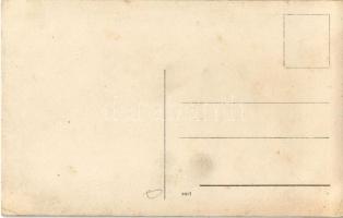 Hajlékony hölgy, cirkuszi akrobata. Glück József (Győr) felvételei / Circus acrobat. photo (EK)