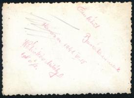 1941 A 4. gépkocsizó szakasz katonái motoron, háttérben autókkal, Hároson, Csepelen, fotó hátoldalon...