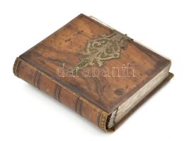 Régi fotóalbum, félbőr-kötés, fatáblás kötés, 12 db vizitkártya és papírkép., réz verettel hiányos, ...